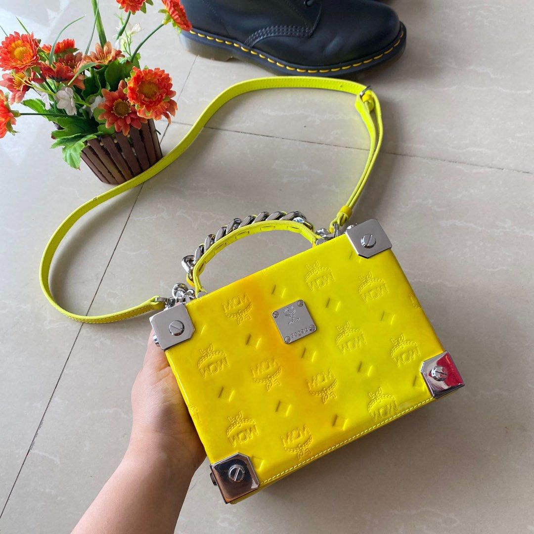 Mcm Crossbody Bag Mcm Neon Tasche MCM Millie Medium Crossbody