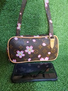 P440 LOUIS VUITTON official website, Luxury, Apparel on Carousell