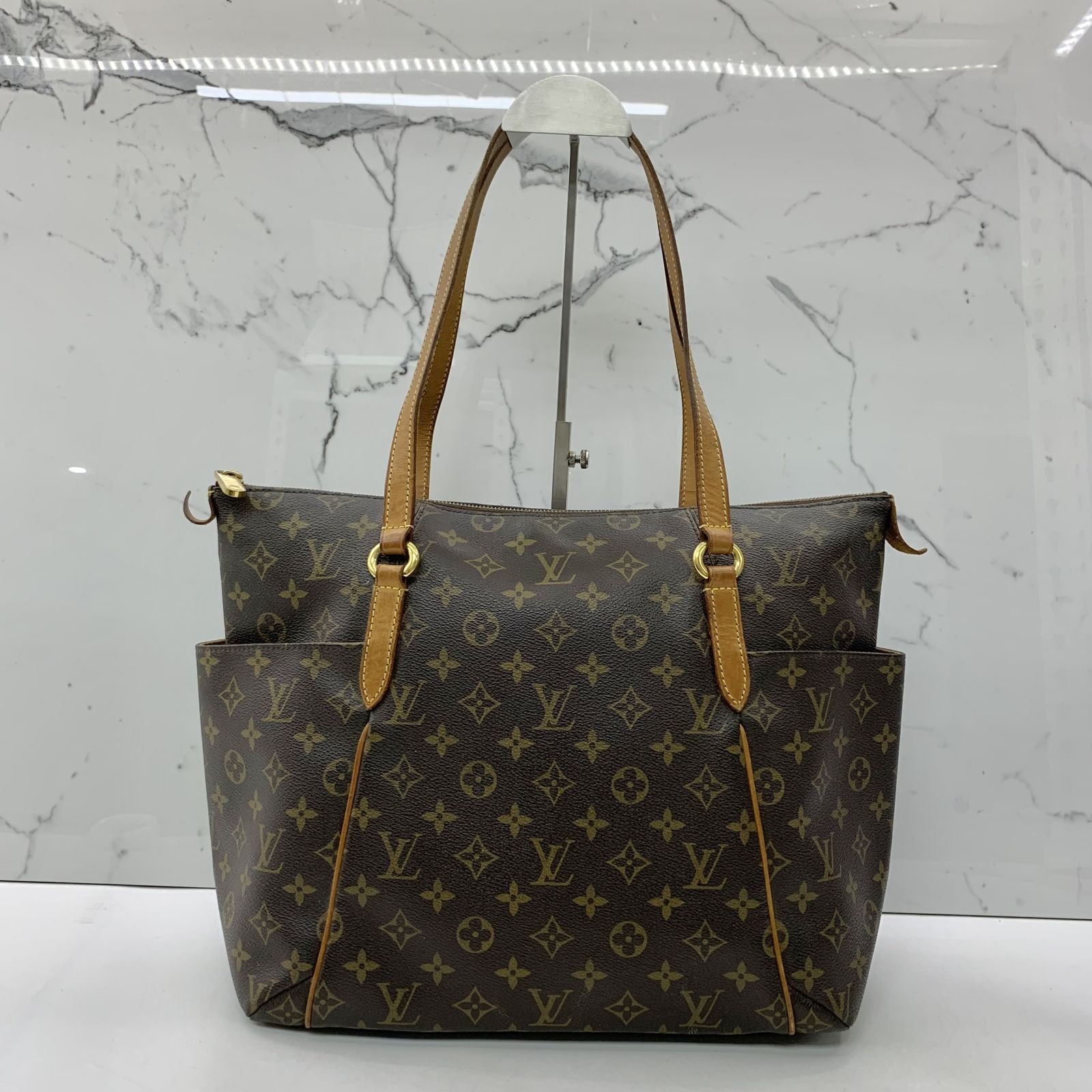 Vuitton bag shop price