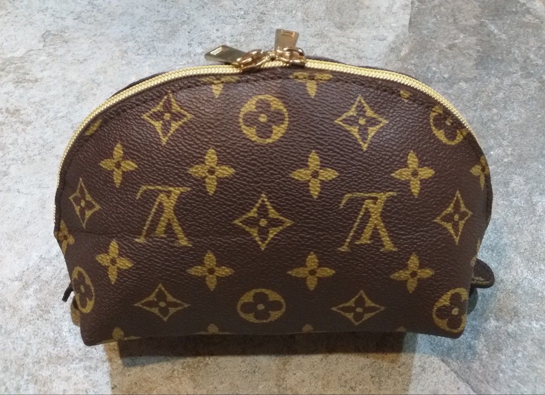 Louis vuitton round cake shoulder bag, Women's Fashion, Bags & Wallets,  Purses & Pouches on Carousell