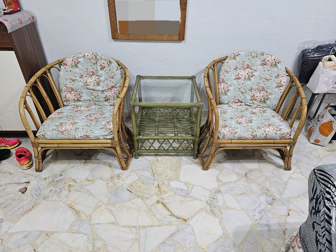Vintage wicker 2025 table and chairs