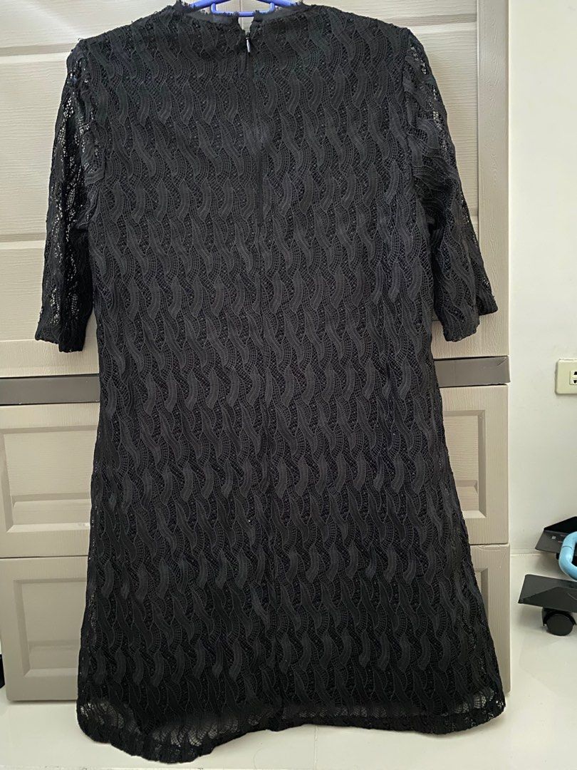 MANGO Black Lace Dress (MEDIUM TO LARGE) (Category: Dresses) located in Bulacan. Submitted by eeeeeeeee00 (Listing ID 1263896263, Image 2). Description: Great dress for any formal/semi-casual occasion Can fit Medium to Large With black cloth lining under the lace.