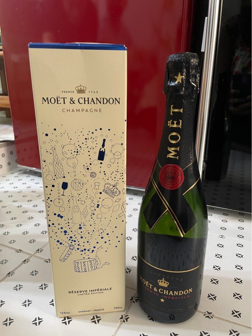 Moet & Chandon Champagne Imperial Brut Ltd Edition 2022 Festive