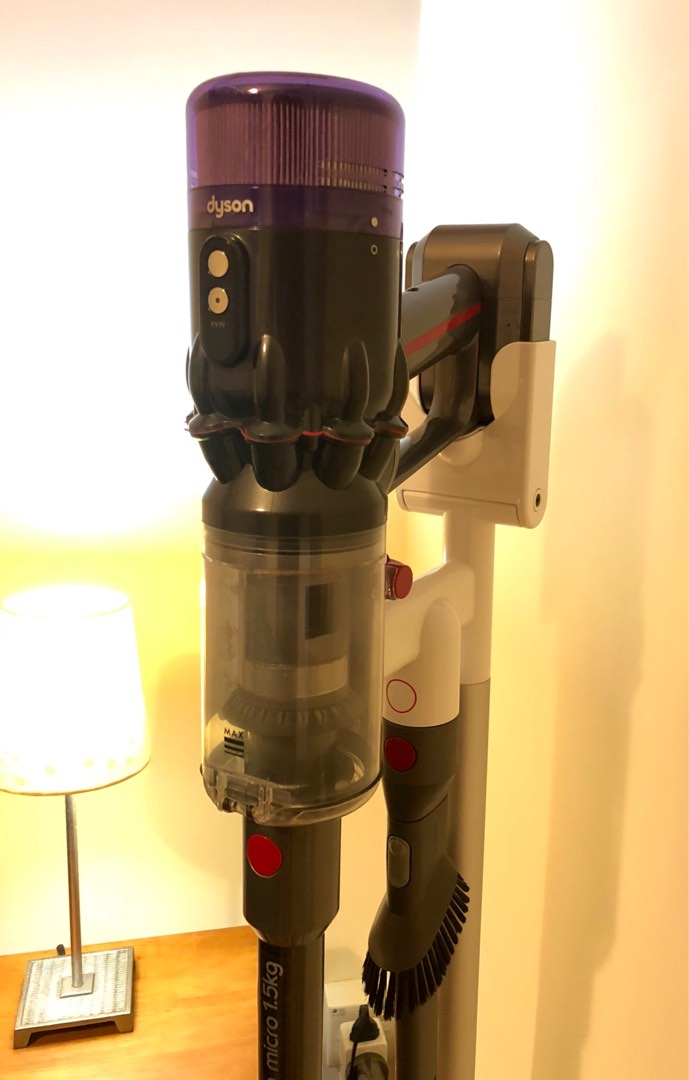 Must clear! Dyson Micro vacuum cleaner lightest!, TV & Home