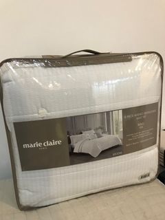 New Authentic MARIE CLAIRE PARIS 6pc Seersucker Quilt / Pillows Bedding Set King Size