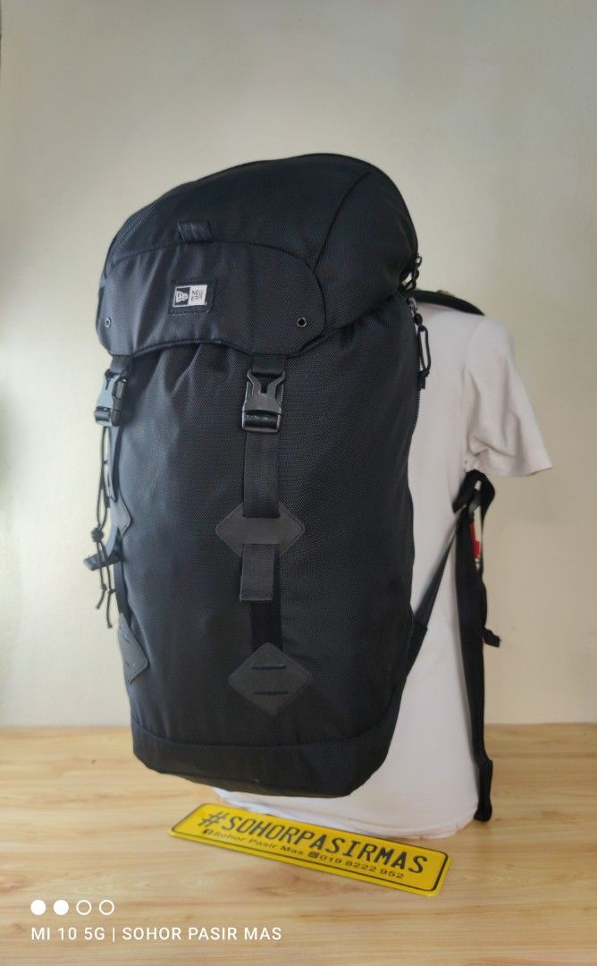 New Era, Men's Fashion, Bags, Backpacks on Carousell