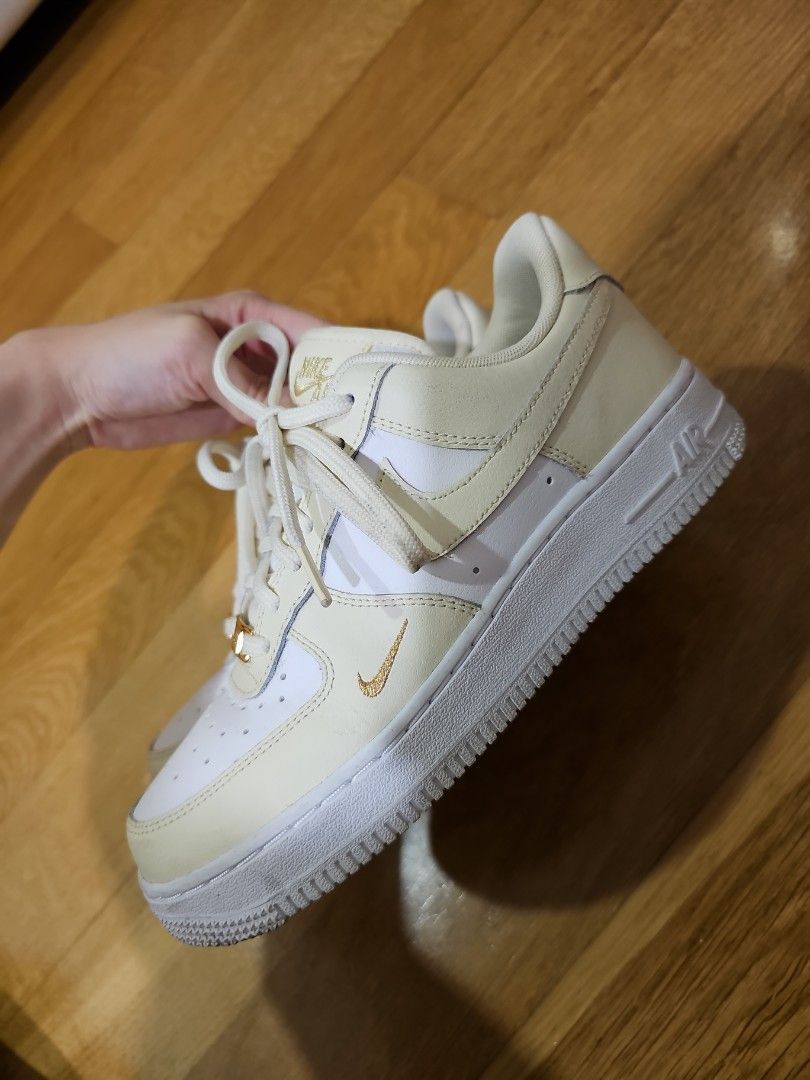 Nike air force 1 pastel yellow online