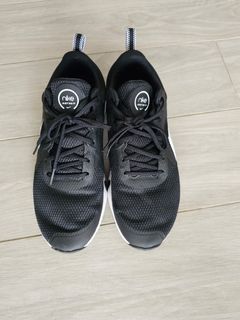All black sales nike shoe