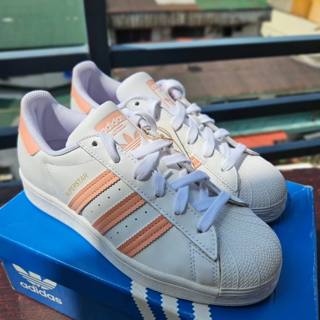 Adidas on sale fleuri superstar