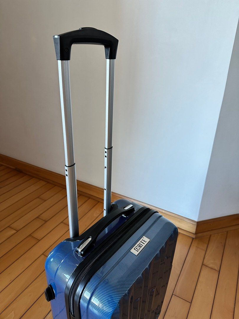 Hk express hand luggage 2025