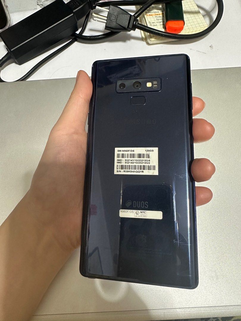 Samsung Galaxy Note 9 128gb (Category: Samsung) located in Pasay City. Submitted by jacknjiill (Listing ID 1263930660, Image 2). Description: Battery: 65% Battery capacity: 4000 mah Dual sim Samsung galaxy note 9 128gb Globe locked With cover casing With box and charger RFS: upgraded.