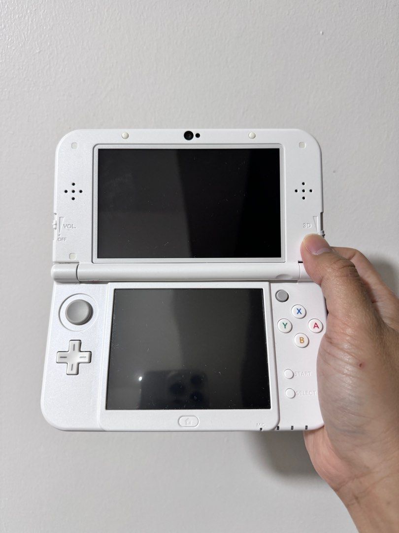 New Nintendo 3DS XL White CFW 128gb, Video Gaming, Video Game Consoles