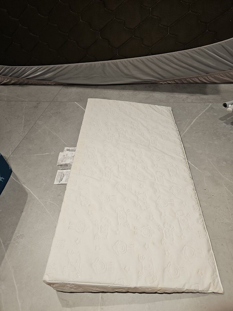 Serta perfect deals sleeper crib wedge
