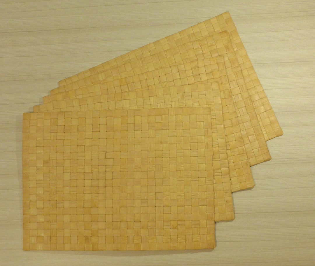 Set of 5 Straw Mats, Furniture & Home Living, Kitchenware & Tableware