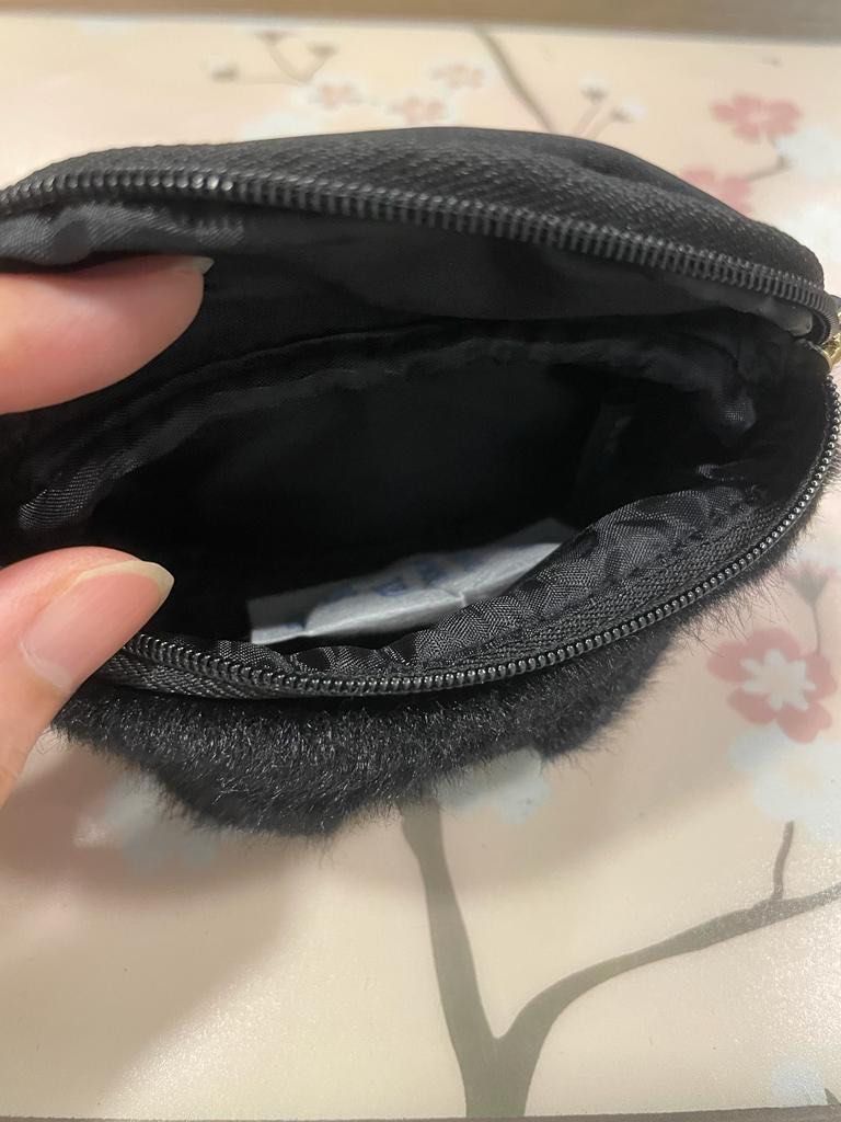 Wrist discount coin pouch