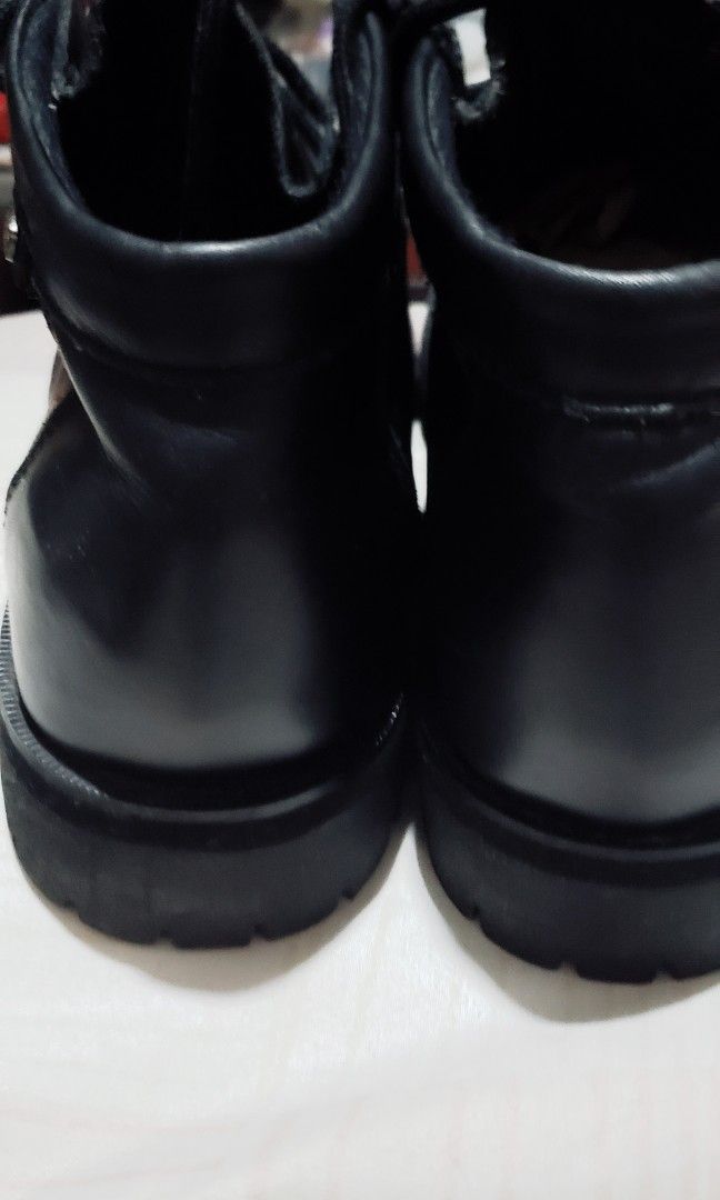 SKETCHERS MENS LEATHER BOOTS MID (Category: Boots) located in Marikina City. Submitted by racoon143 (Listing ID 1264040785, Image 3). Description: size 7 black no issue leather negotiable.