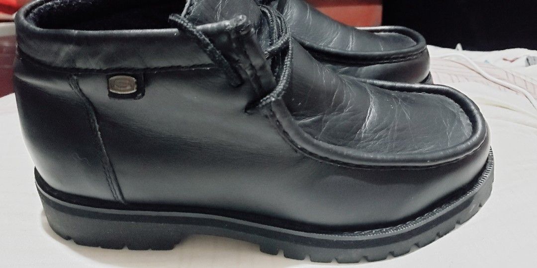 SKETCHERS MENS LEATHER BOOTS MID (Category: Boots) located in Marikina City. Submitted by racoon143 (Listing ID 1264040785, Image 2). Description: size 7 black no issue leather negotiable.