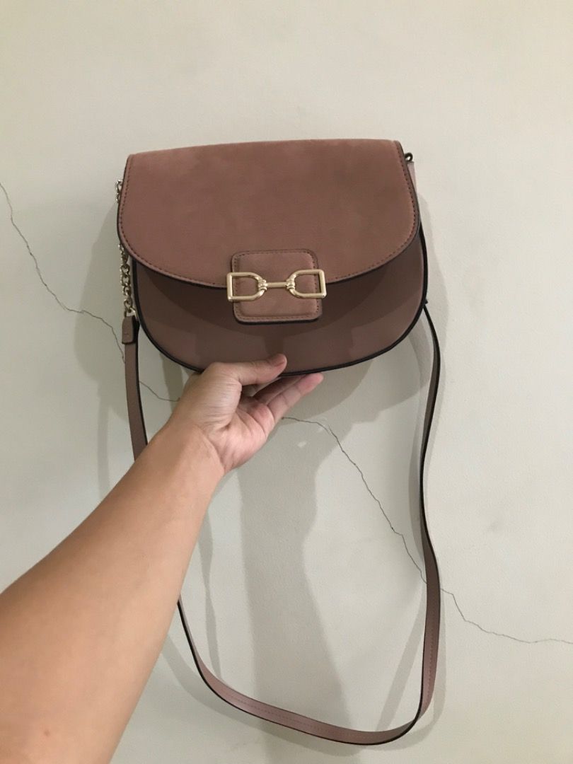 Tas Sling bag H M Fesyen Wanita Tas Dompet di Carousell