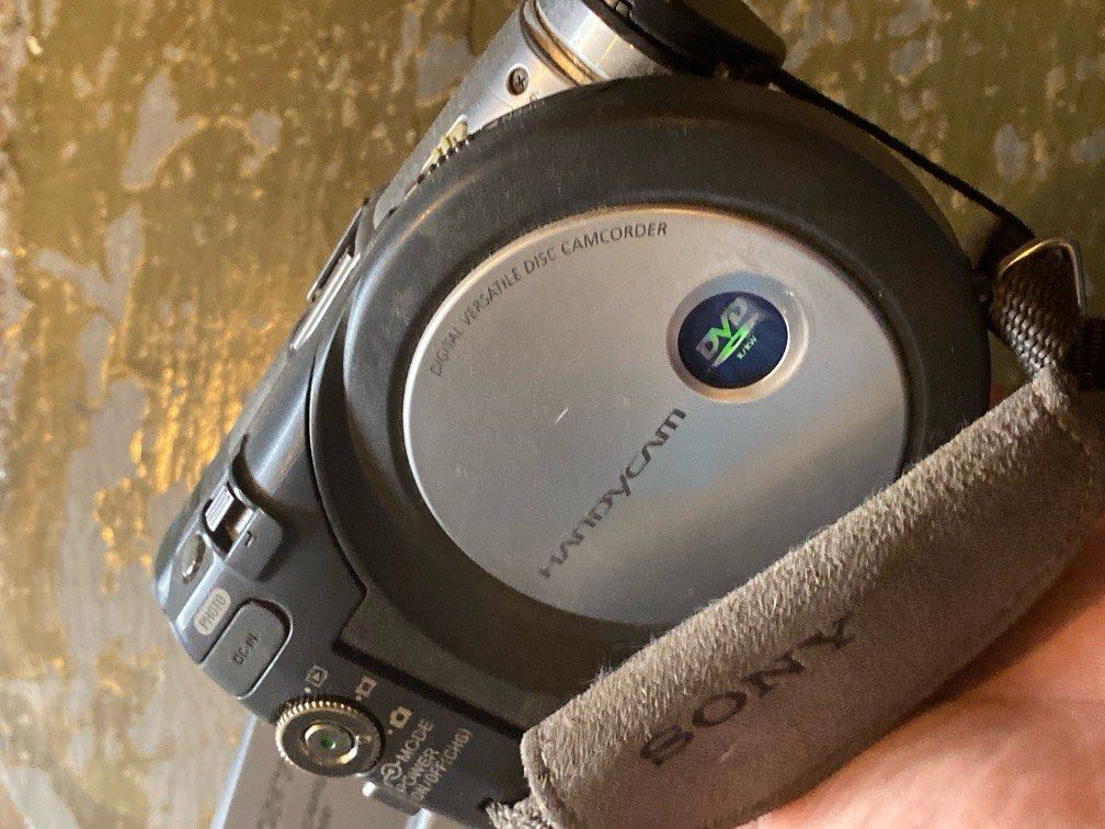 Sony Carl Zeiss Vario Tessar Mega Pixle Handycam super steady shot