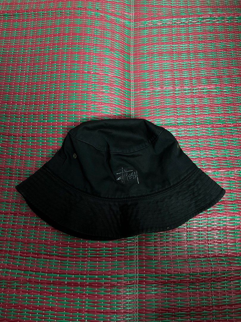 Stussy bucket hat with string sale