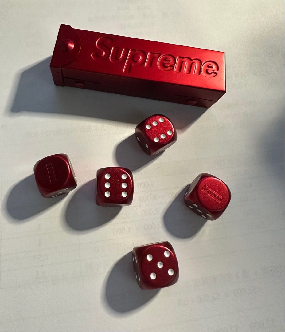 Supreme Aluminum Dice Set, 其他, 其他- Carousell