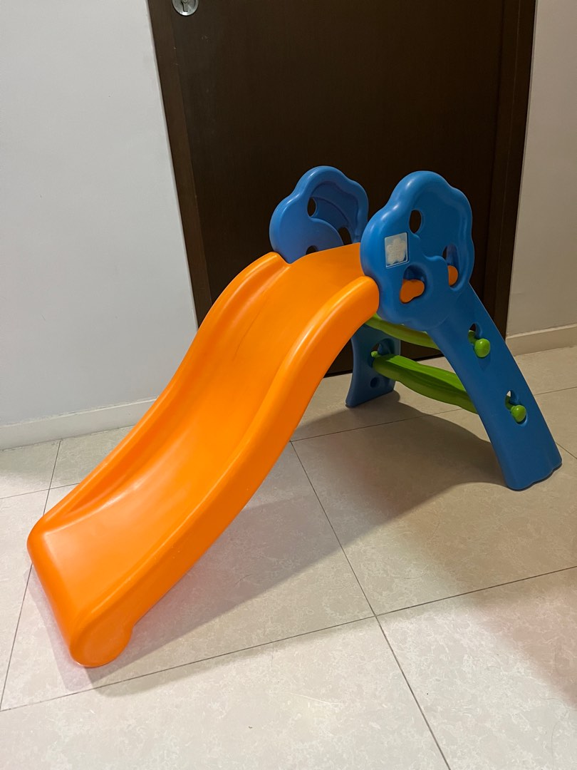 (Free delivery to bedok/tampines) Toddler slide / Grow'n Up Qwikfold