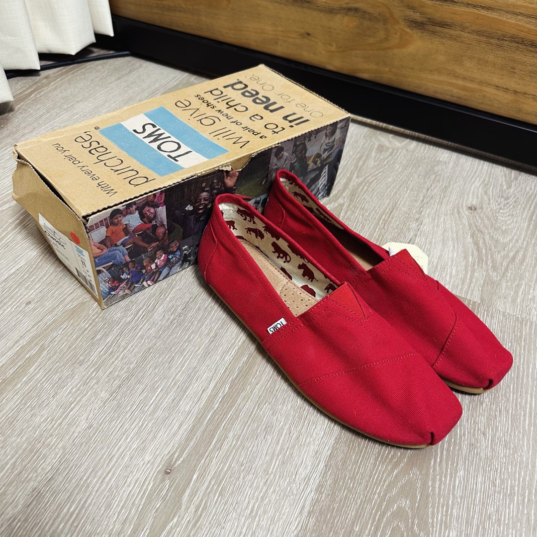 Toms classic hotsell red canvas