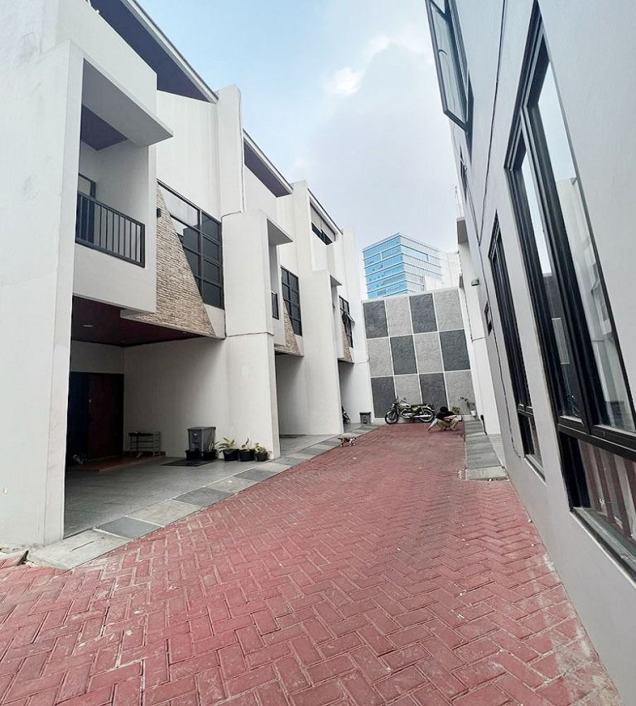 townhouse_baru_3_lantai_di_uta_1699149258_221c91b3_progressive