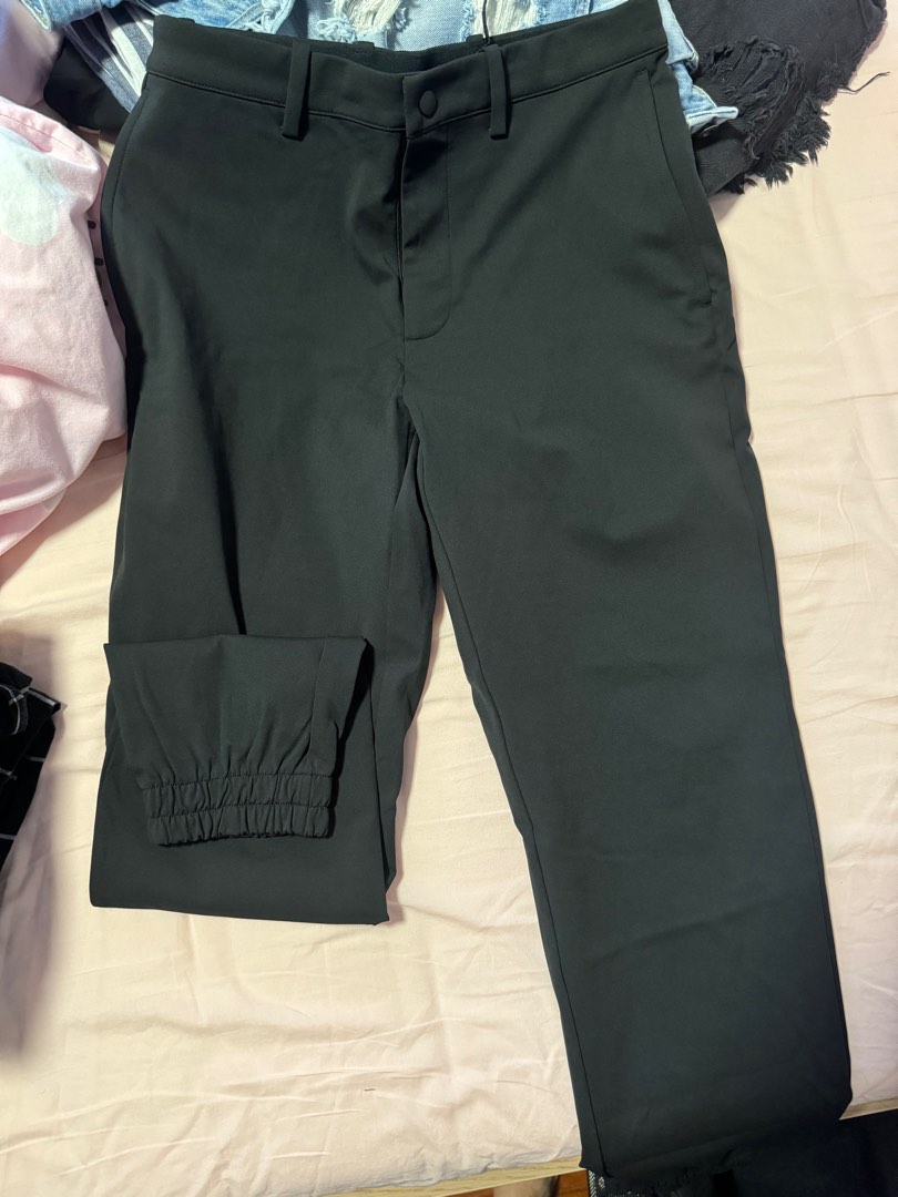 Uniqlo Jogger Pants, Women's Fashion, Bottoms, Other Bottoms on Carousell