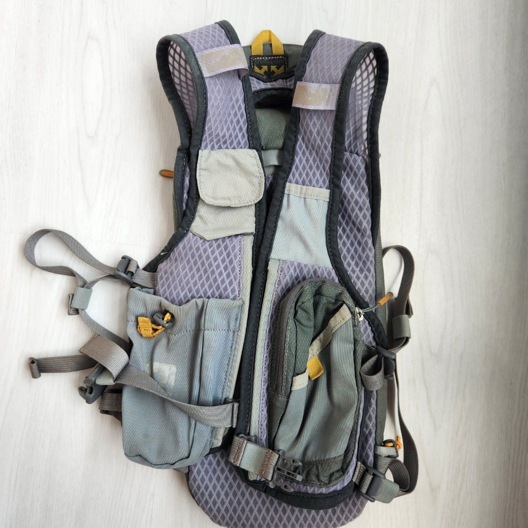 USED] Small hydration bag without bladder, Men's Fashion, Bags, Backpacks  on Carousell