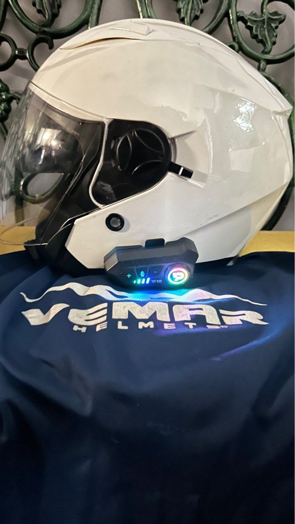Vemar Helmet size L with the New Bluetooth ( PSB Approved