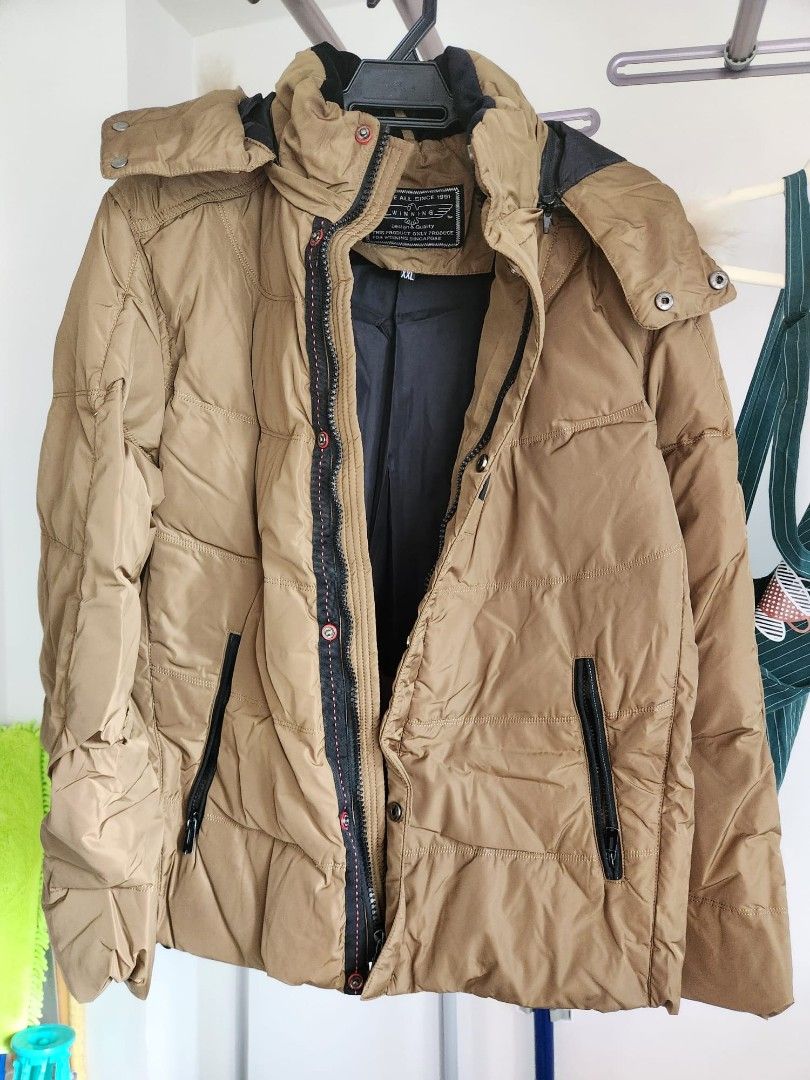Winter Jacket (Category: Coats, Jackets and Outerwear) located in Singapore. Submitted by aariqa (Listing ID 1264021289, Image 1). Description: .