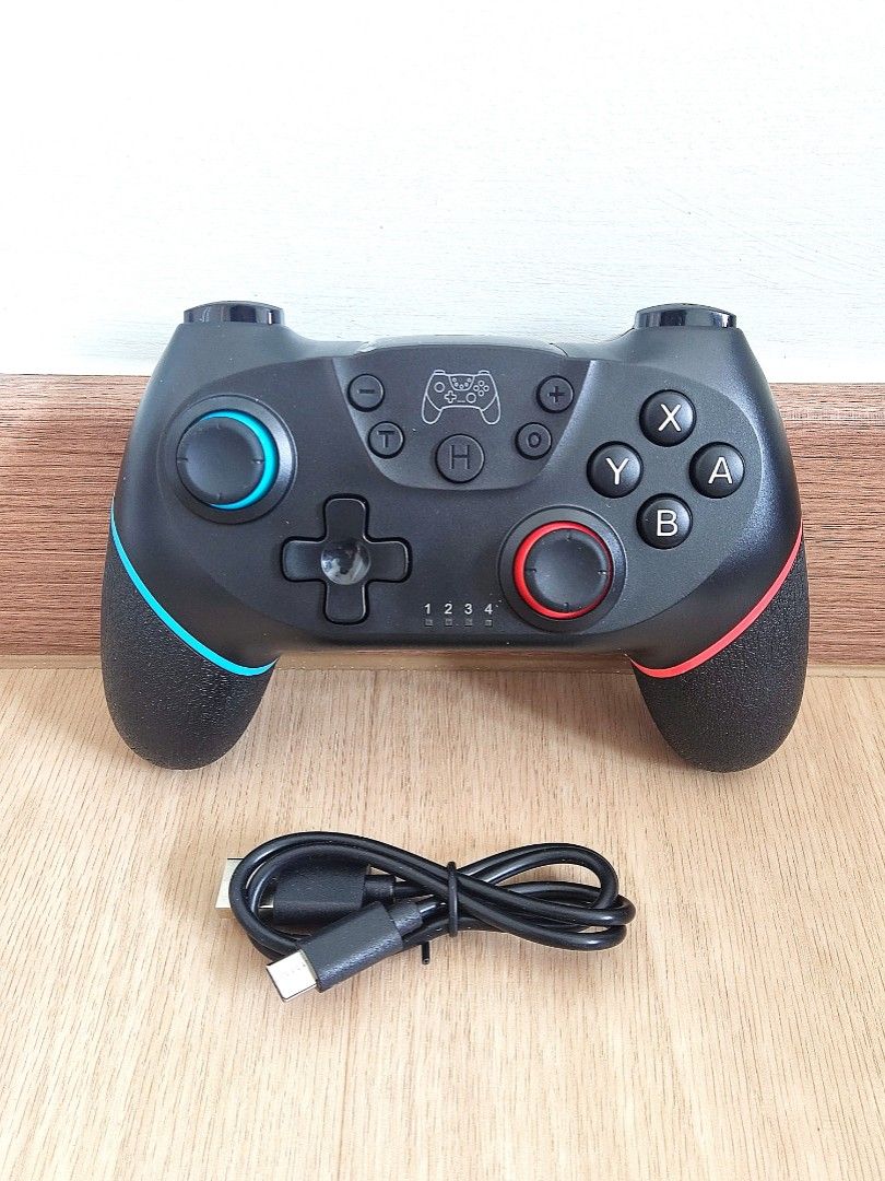 Wireless controller (Category: Controllers) located in Singapore. Submitted by ghstorchid (Listing ID 1263892870, Image 1). Description: Brand new Nintendo Switch wireless controller up for grabs at only $18! Box not in mint condition. Self collect at Tampines North Drive 2..