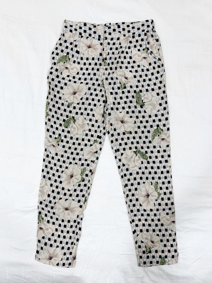 Women Zara Loose Pants / Trousers with floral - with Rubber at the
