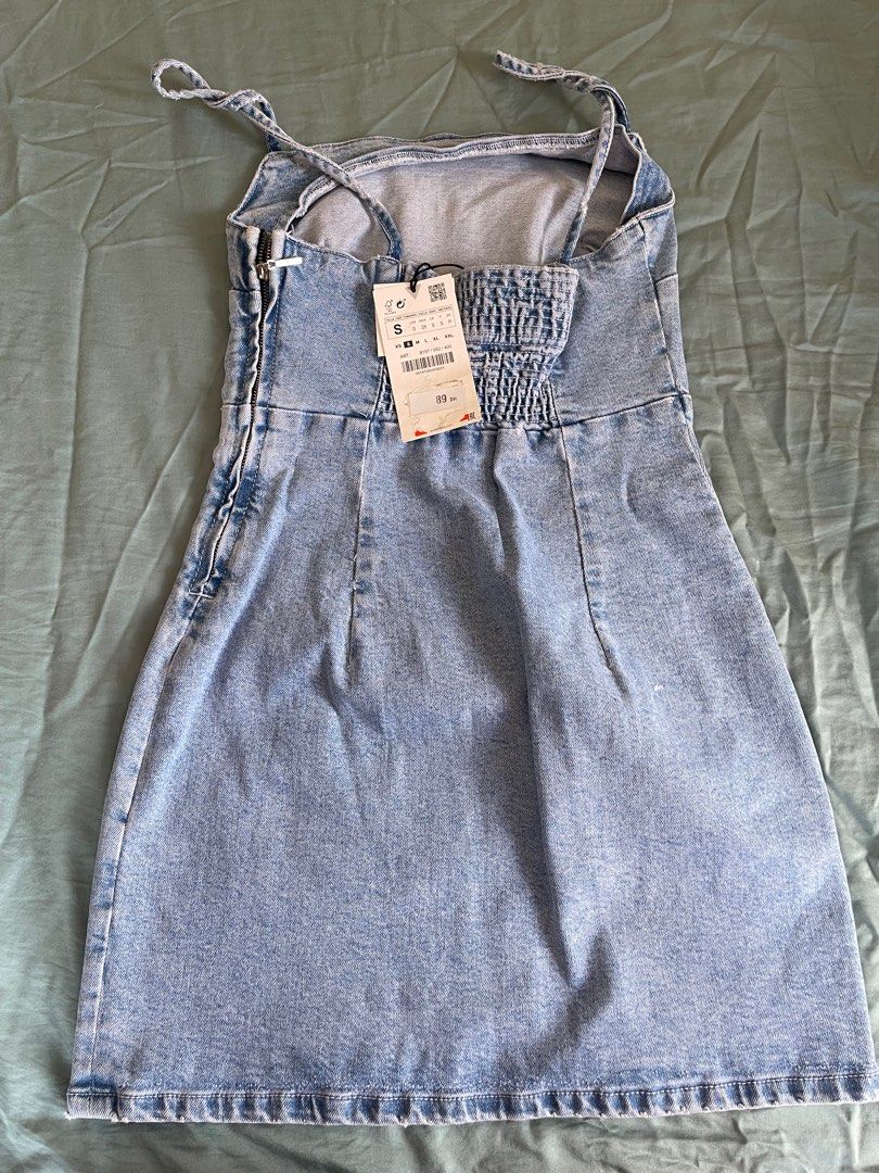 Zara Denim Short Dress (Category: Dresses) located in Dagupan City. Submitted by andeng2816 (Listing ID 1263896495, Image 2). Description: Brandnew, bought it in Dubai.. never worn.