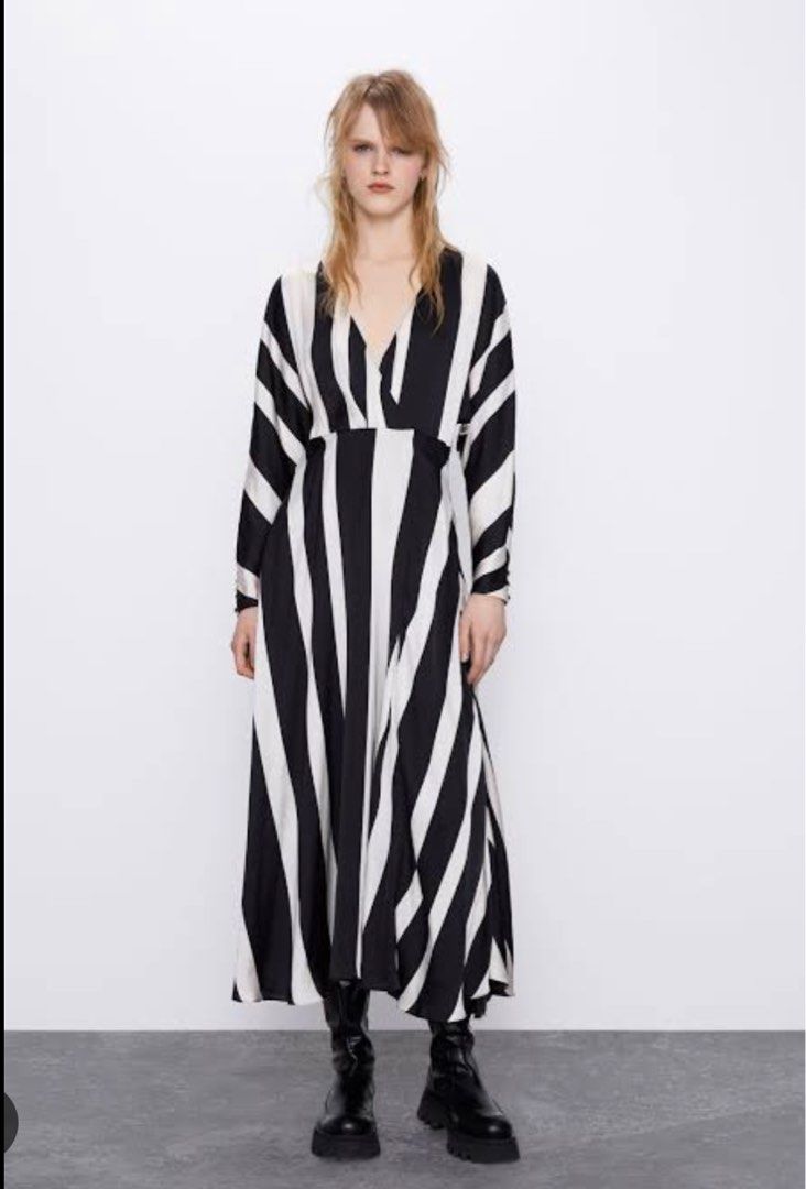 Zara silk maxi dress (Category: Dresses) located in Munoz. Submitted by Liiz27 (Listing ID 1263953126, Image 2). Description: BNWOT Never worn. Super classy .