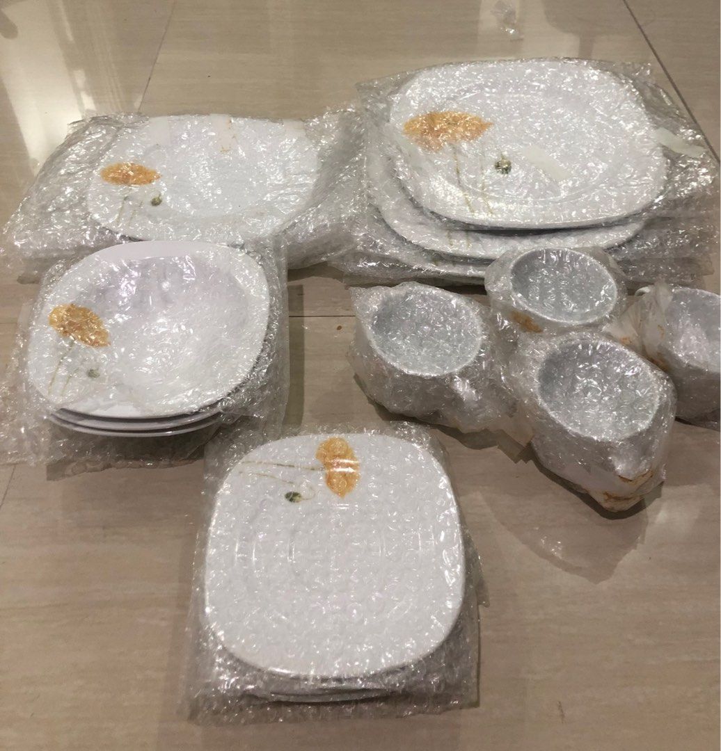 (Repriced) 20-piece Ciera Dinnerware Set (Category: Dinnerware & Cutlery) located in Paranaque City. Submitted by dlorne (Listing ID 1264120085, Image 2). Description: Unused but no more box.