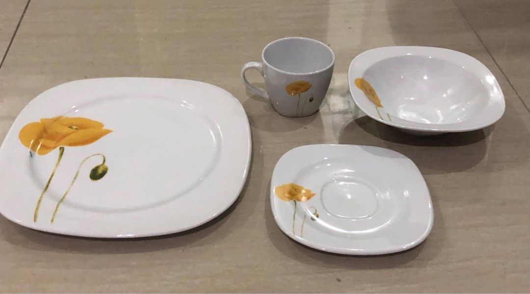 (Repriced) 20-piece Ciera Dinnerware Set (Category: Dinnerware & Cutlery) located in Paranaque City. Submitted by dlorne (Listing ID 1264120085, Image 1). Description: Unused but no more box.