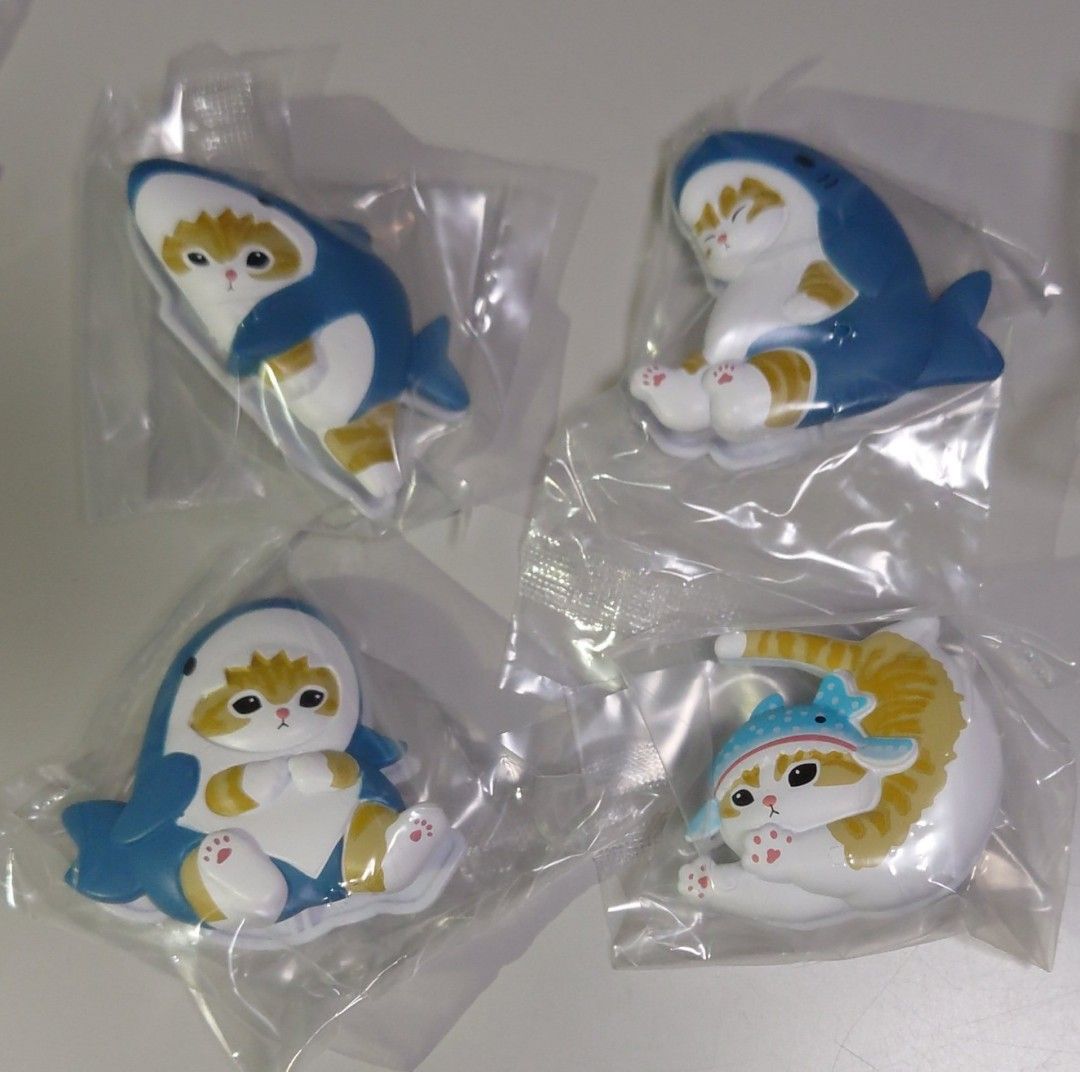 https://carousell.app.link/n87Q3p3OIHb （分類：設計師玩具及盲盒）位於 Hong Kong。 由 risu.jpstore 提交（商品編號 1258982122，圖片 2）。簡介： 全新日本扭蛋，鯊魚貓造型夾 。