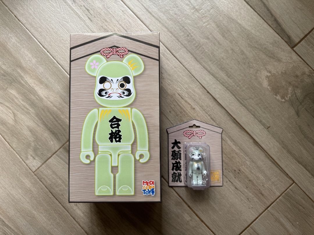 全新Medicom Toy Bearbrick 達磨合格蓄光100% & 400% , 興趣及遊戲 