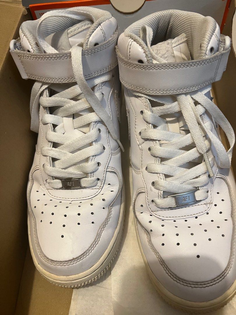 AIRFORCE 1 Mid Cut (Category: Sneakers) located in Makati City. Submitted by ongoing1 (Listing ID 1264159643, Image 3). Description: Slightly used. Just Used 3-4 times Not a fan of Mid Cut RFS: Decluttering - di ko na sinusuot, Shipping will be shouldered by the buyer Negotiable..