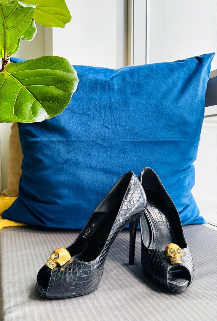 Alexander McQueen pumps