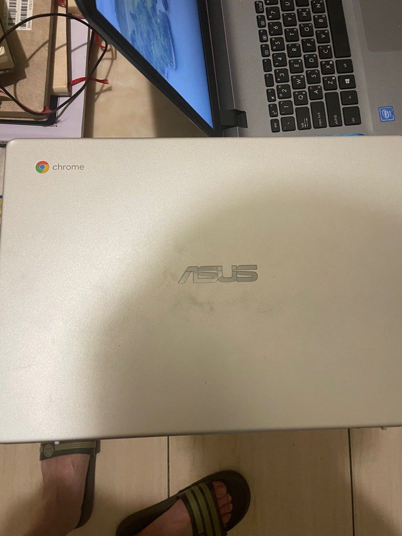 Asus chromebook c423n, 電腦及科技產品, 桌上電腦或筆記型電腦在旋轉拍賣