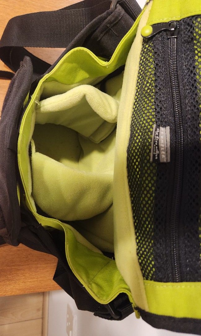 Crumpler store camera pouch