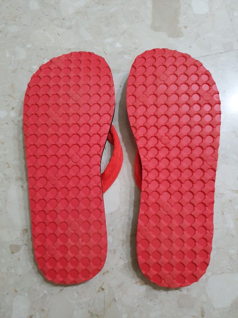 Puma red cheap flip flops