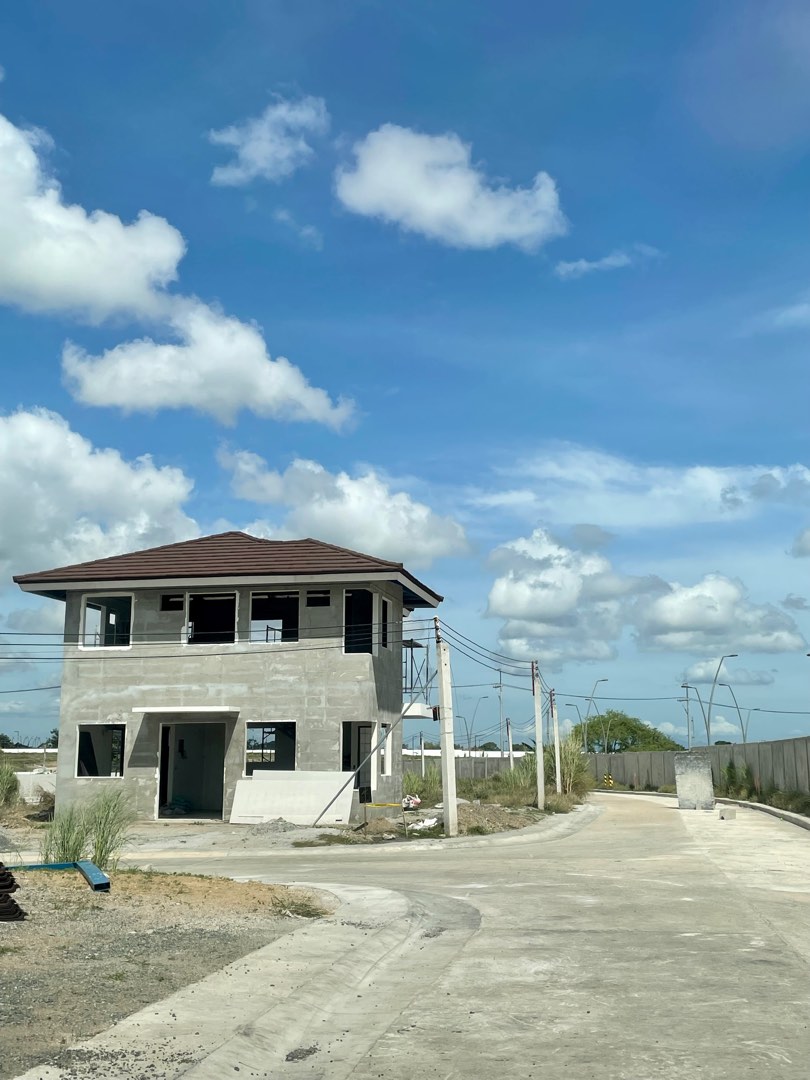 Available House and Lot in Avida Verra Settings Vermosa near De Lasalle