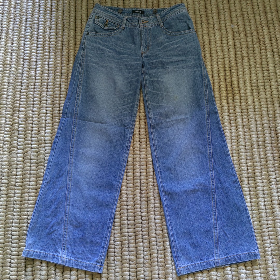 Blumer Jeans, Women's Fashion, Bottoms, Jeans on Carousell