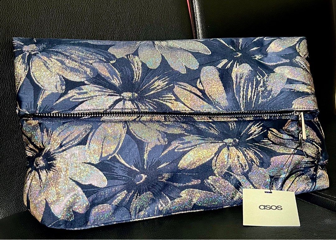 Dark blue clutch top