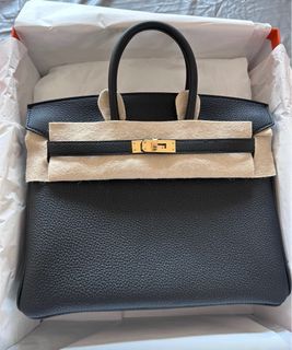 🆕 AUTHENTIC HERMES BIRKIN 25 BLACK SWIFT IN GOLD HARDWARE, Luxury, Bags &  Wallets on Carousell