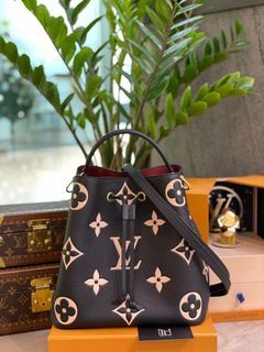 BNIB Louis Vuitton Lily WOC, Luxury, Bags & Wallets on Carousell